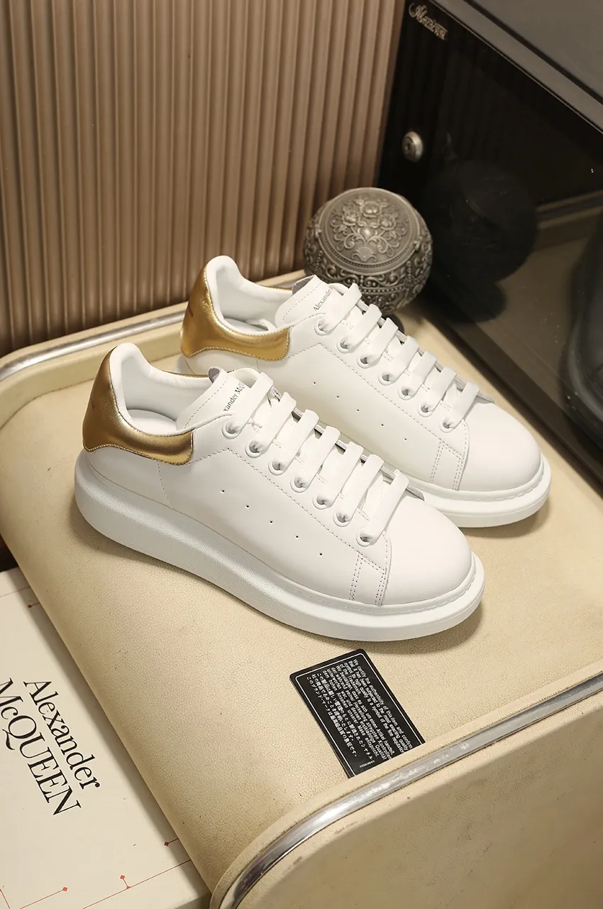 👟👟Ex-factory price 480👟👟 Men's size +10 High-quality upgraded version🔥Real shot of Alexander McQUEEN (McQueen)🎉The highest quality silk cowhide version on the market🎊, imported water-dyed sheepskin inside, counter 1:1 replica, star style T stage catwalk, a must-have for fashionistas , the original high-temperature and ultra-clear air compressor logo on the foot, absolutely counter-matched version, the arc of the back bag is truly genuine 0⃣️ difference, using an exclusive privately molded double-layer vacuum outsole, which is light on the foot and has excellent rebound! Running🏃✈️The first choice item for outdoor sports💅💅Trend and fashion coexist📣 Women’s style: 35-39, Men’s style: 39-44